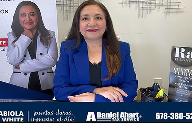 Cuentas claras y sus impuestos al día con la contadora Fabiola White de Daniel Ahart Tax Service (Lilburn)