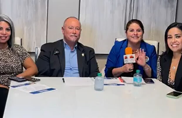 Bobby D. Armes y las realtor Karla Alcocer y Ana Rodríguez